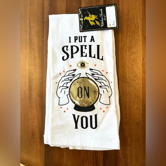 Mainstream I Put A Spell on You Towel Set - Picture 2 of 5